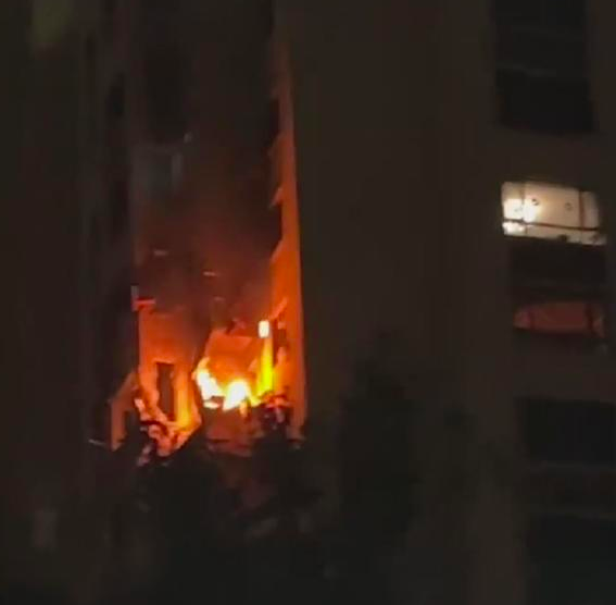 哈爾濱一小區發生燃氣爆炸：爆炸那一戶窗戶陽臺墻都炸沒了