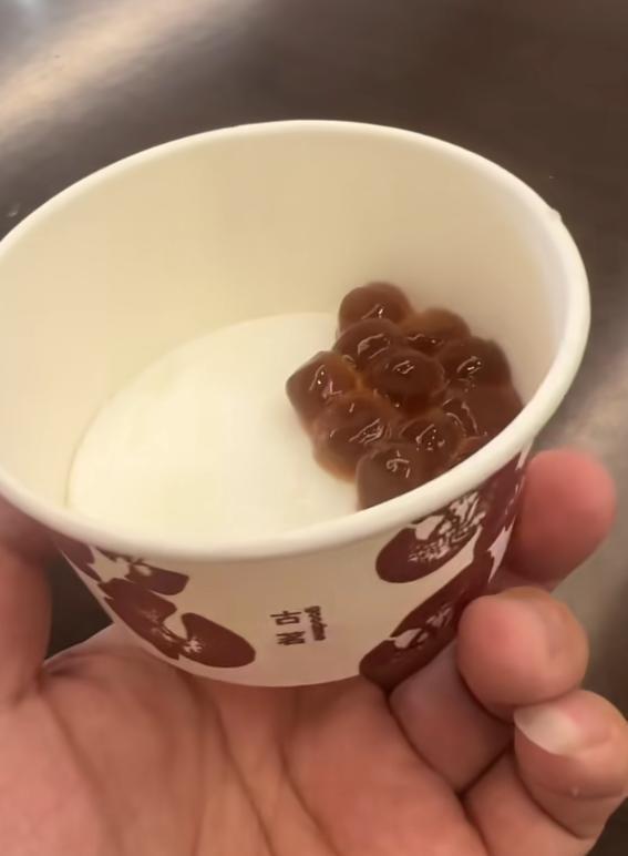 店家回应男童喝珍珠奶茶窒息身亡 家长索赔引发争议