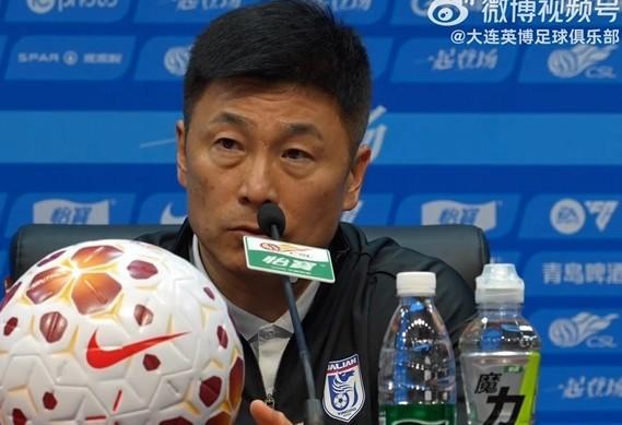 大连英博主帅：斯坦丘受伤仍坚持