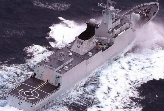 多国海军代表参观中国海军常规潜艇