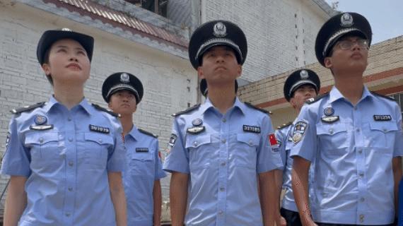 新入職女警首次巡邊為啥落淚 國旗下的感動(dòng)