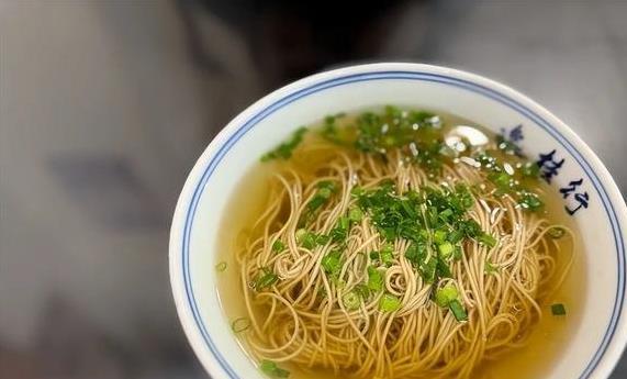 上海最好吃的3家阳春面馆，地道本帮味，汤鲜味美，性价比极高