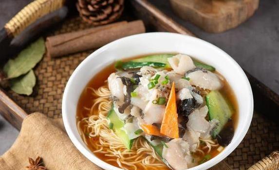 厨房小白逆袭！10分钟煮出香喷喷汤面，邻居都来蹭饭？