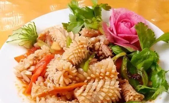 麻辣鱿鱼卷香翻全家，20分钟上桌，你家餐桌差这味？