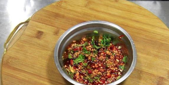 茄子不油炸也能香翻天，清淡做法超简单，3步成下饭神器？