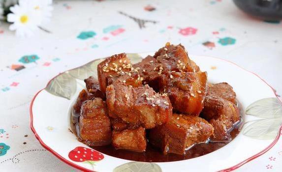 电饭煲做红烧肉，简单3步出锅，香到邻居敲门？