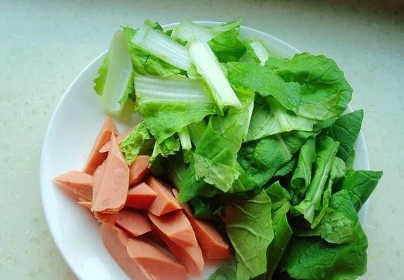 超市买袋刀削面，15分钟炒出大厨味，你家常备啥调料？