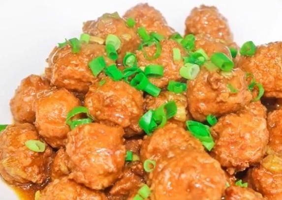 家常豆腐丸子3步做，香嫩多汁秒杀饭店，你家也能吃到这味