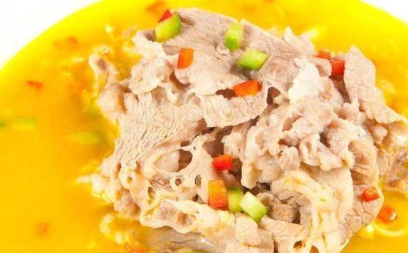 肥牛不涮火锅改做酸汤，10分钟上桌，比饭店还香你敢信？