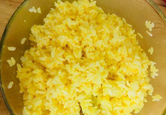 蛋炒饭粘锅没香味？学会1招，米粒金黄颗颗香