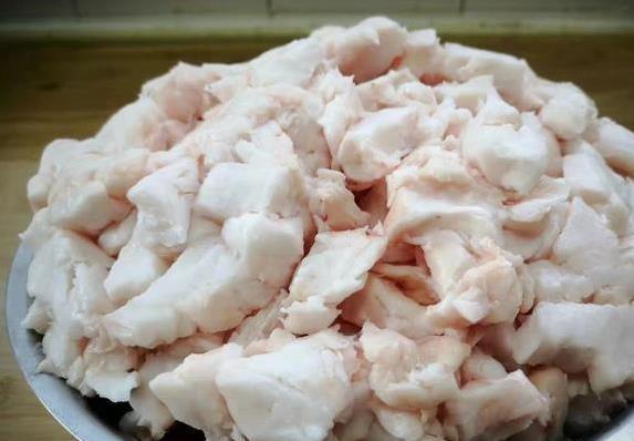 猪油熬不好毁一锅菜，5斤板油出3斤香油，你家秘方是什么？