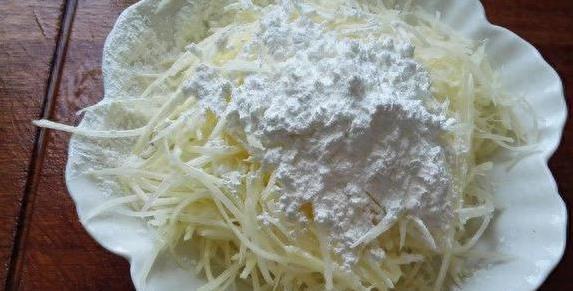 瘦人胖人吃都好，土豆煎饼香满屋，儿子减肥还上瘾