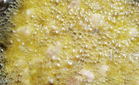 12块猪肉炸出东北名菜，外酥里嫩，全家抢着吃
