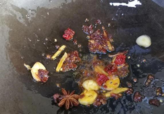 长脖鱼刺少肉嫩孩子爱，酱焖只用15分钟，香到邻居敲门问