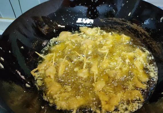 超市9.9元鸡胸肉火了，简单一做全家抢吃，零食下酒菜两不误