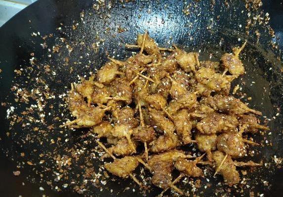 超市9.9元鸡胸肉火了，简单一做全家抢吃，零食下酒菜两不误