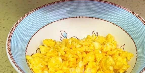 菠菜鸡蛋包子5分钟出锅，低卡营养又防感冒，你敢信？