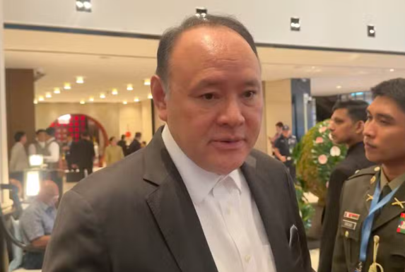 被中方制裁的菲防长又大放厥词