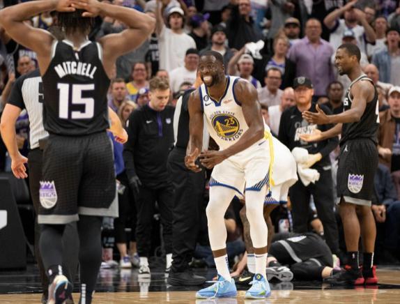nba官方:追梦-格林因踩踏萨博尼斯而被禁赛一场!勇士生死战遭重创!