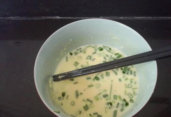 茄子新吃法，切成圆片下油锅炸，酥脆不油腻，老人小孩都爱吃