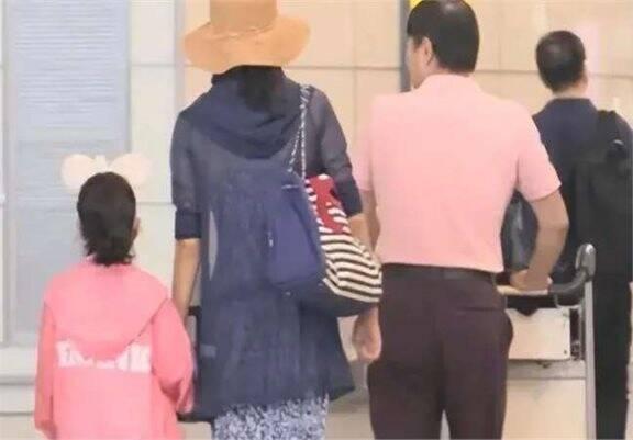 韩雪居然结婚了？网友偶遇韩雪夫妇与好友聚餐