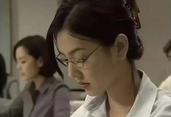 金素妍：从富贵家庭到真爱嫁给小演员，勇敢追求爱情的完美女神！