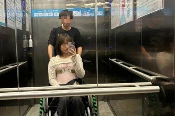 男子駕車出事致女友截癱 雙方發(fā)聲 男友失聯(lián)拒付醫(yī)療費