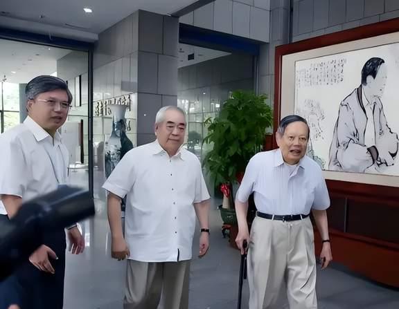 86岁范曾竟被小50岁娇妻背刺？出轨继子倒卖20亿收藏咋回事