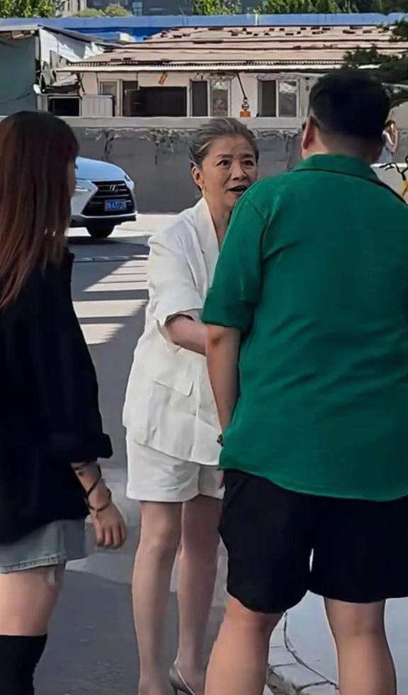 演员迟蓬谈“大脚娘” 角色背后的故事