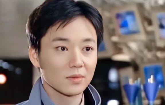 长得“漂亮”演技好，却因赚不到钱被仳离，40岁再娶女强东谈主！