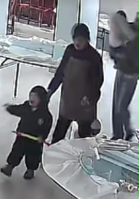 六安打小孩事件进展 监控揭露真相