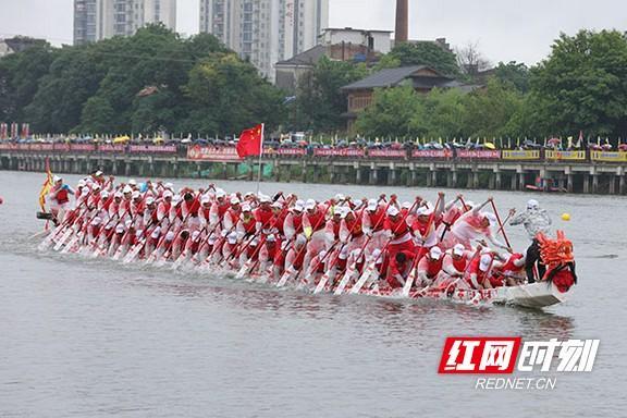 湖南“龙超”赫山站燃情开幕 兰溪双桡龙舟竞渡盛会