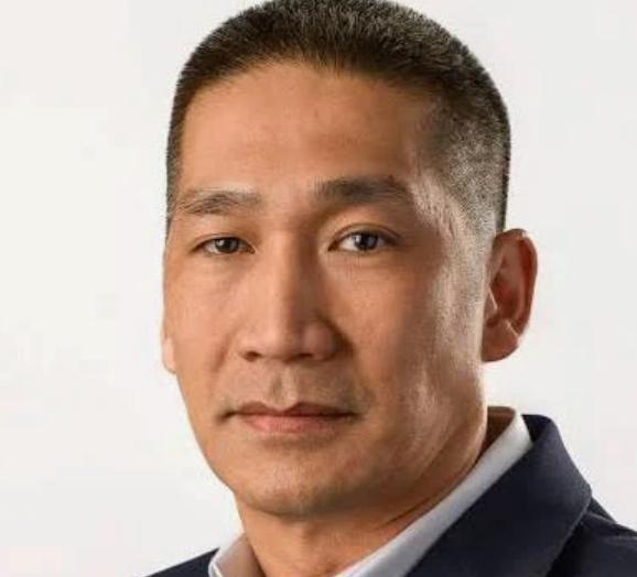 越南裔老兵上位美海军部长 前任突然离职引发关注