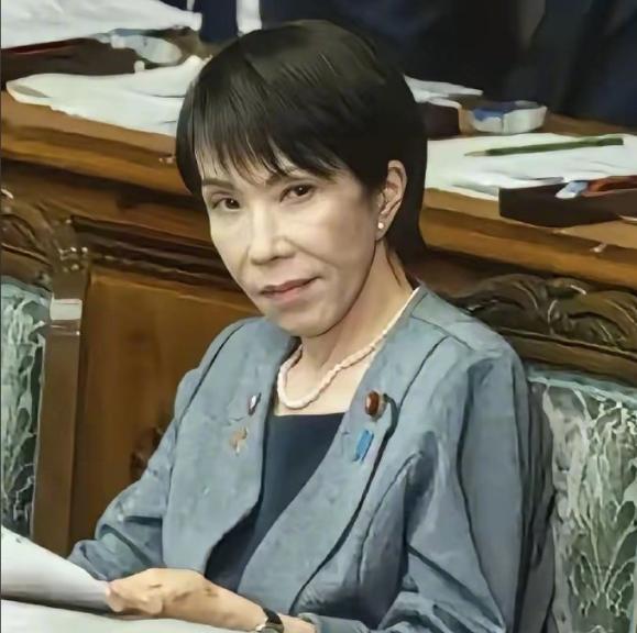 高市早苗疑似在G20峰会迟到 服装选择引发争议