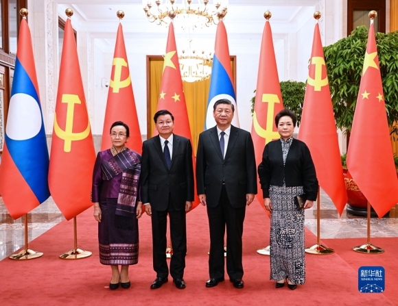 Xi Jinping Adakan Pembicaraan dengan Presiden Laos Thongloun Sisoulith