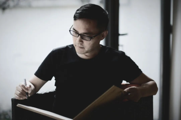 钟飙2024年新作 | 通过“可视化”坚持个人主张,展示着知识分子独有的冷静