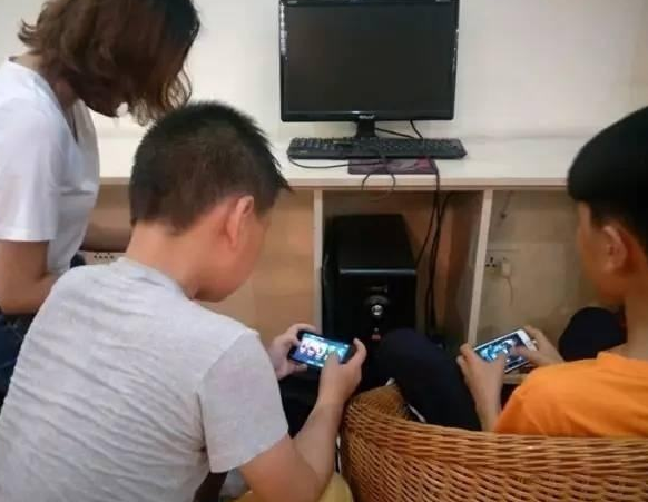 每天刷屏超3小时？脑子腐成“渣”！5招修复脑损伤