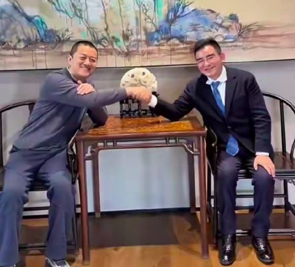 陈光标李亚鹏公益路上携手同行