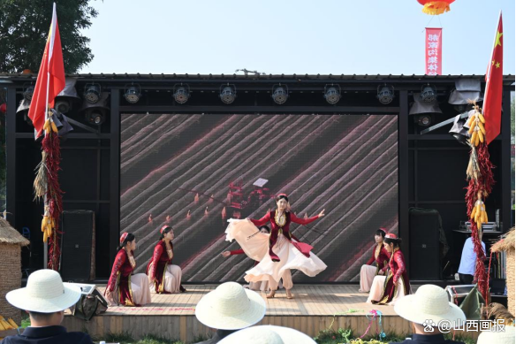 媒体：丰收节喜看稻菽千重浪 共庆丰收盛景