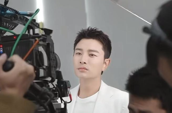 贾乃亮说艺人没想明白别做直播放下面子不能玩票