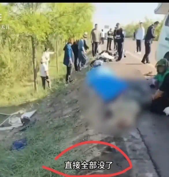 宁夏9死车祸：小客车车头被压扁，事故原因待查
