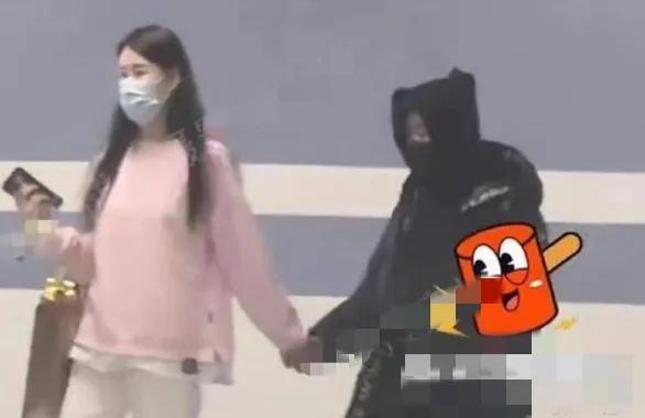 王宝强带儿子和女友同游香港 网友：马蓉恐怕就是个笑话