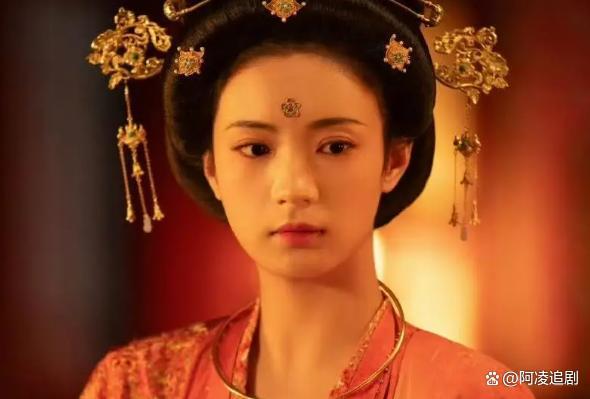 沈梦辰在演一种很新的贵妃 演技争议不断