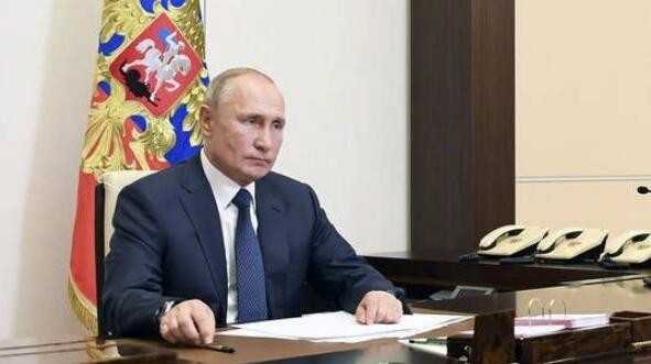 普京签署法令承认两地“独立”