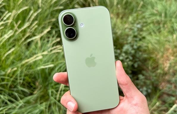 iPhone 18屏幕开倒车 J复用4年前的老基材