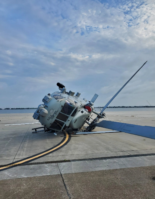 7月26日雷暴横扫弗吉尼亚州诺福克海军基地，高速气流掀翻和损坏了5架MH-60S骑士鹰、1架MH-60R海鹰和4架MH-53E海龙，损失惨重。