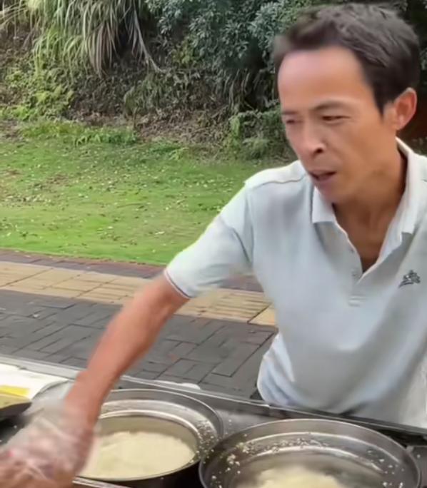 鸡排哥发声感谢网友关心 真诚服务温暖人心