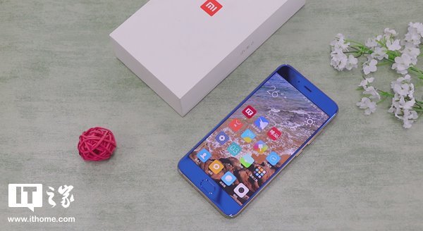 网友晒小米 6 换小米 17 手机，卢伟冰调侃“还有钉子户”