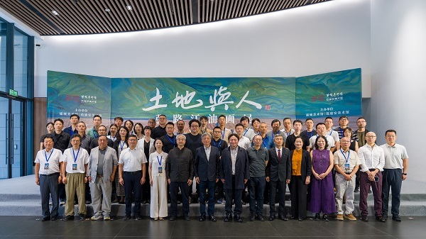 画布之上,看见土地与人:张路江油画展在浦城美术馆/范迪安美术馆开幕
