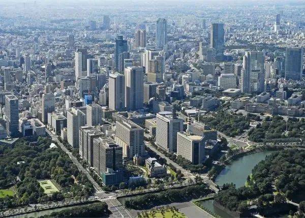 在这里,没有年轻人考公了